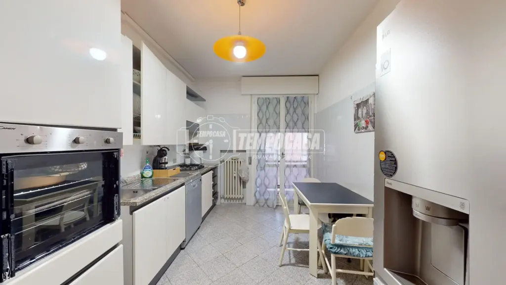 Cuisine - Spacious Apartment with Balcony in Carpi
