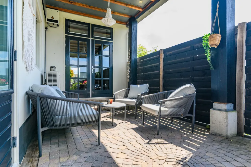 Terrasse - Spacious Detached House with Garden in Gorredijk