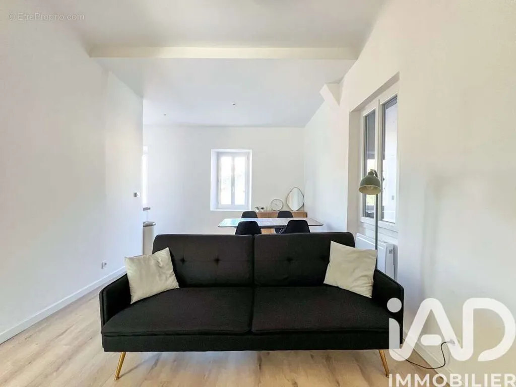 Elutuba - Renovated 3-Bed Flat in Toulon West