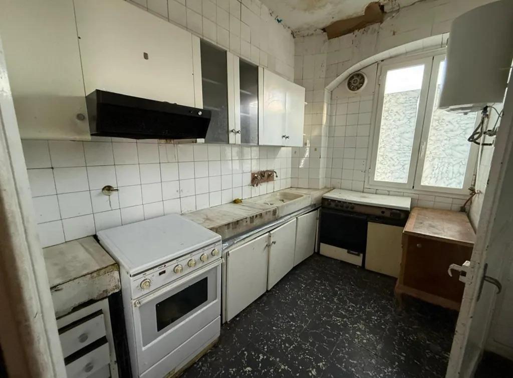 Kitchen - Apartment for Renovation in Manresa
