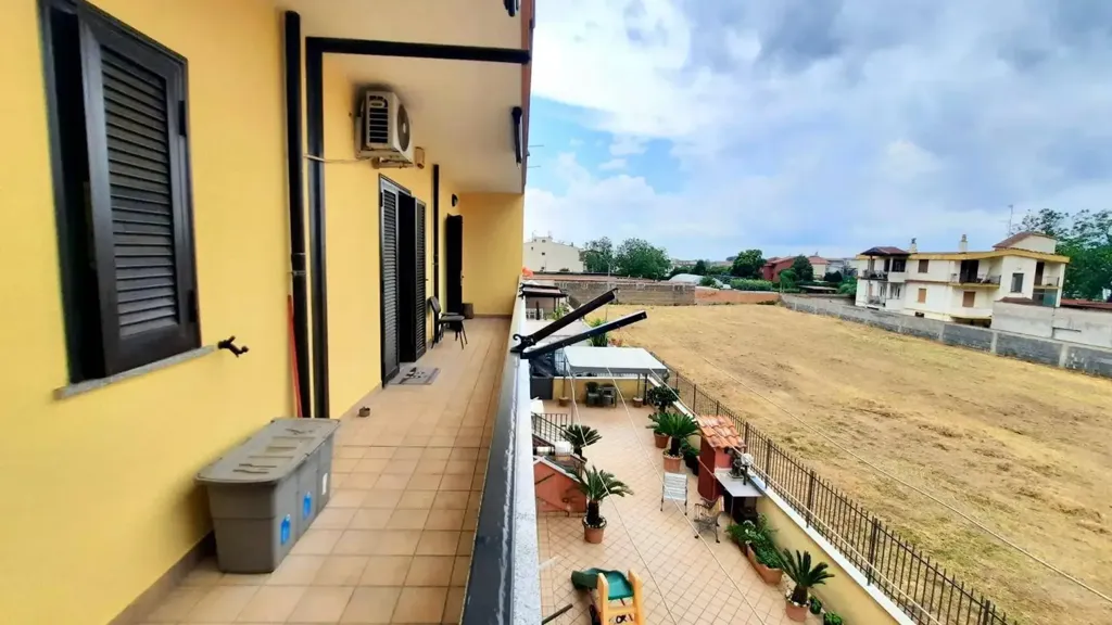 Balcon - Armed Trilocale with Balcony in Santa Maria a Vico