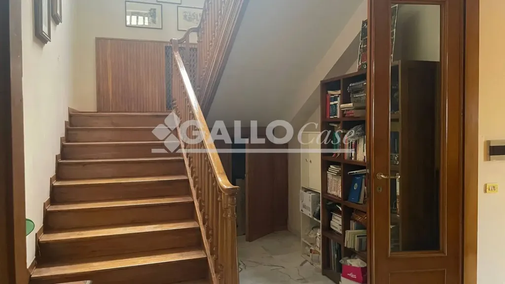 Stanze - Ground Floor Apartment with Courtyard in Cosenza