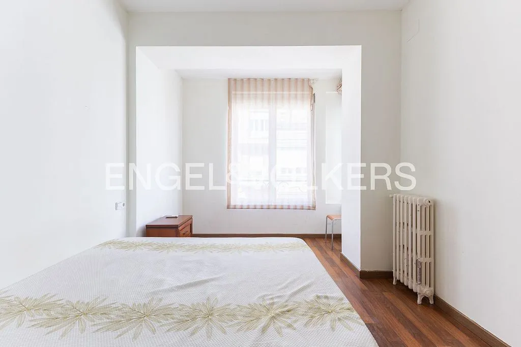 Chambres - Apartment with Balcony in Gran Vía, Valencia