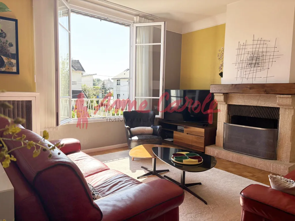 Elutuba - Charming Flat with Balcony in Historic Building