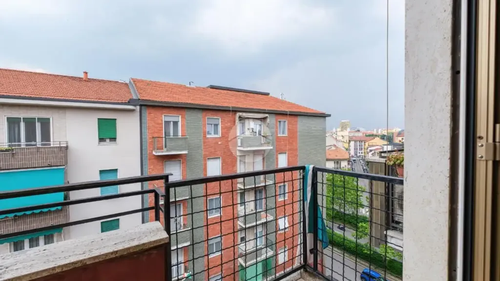 Balcony - Triplex with Double Exposure in Milan