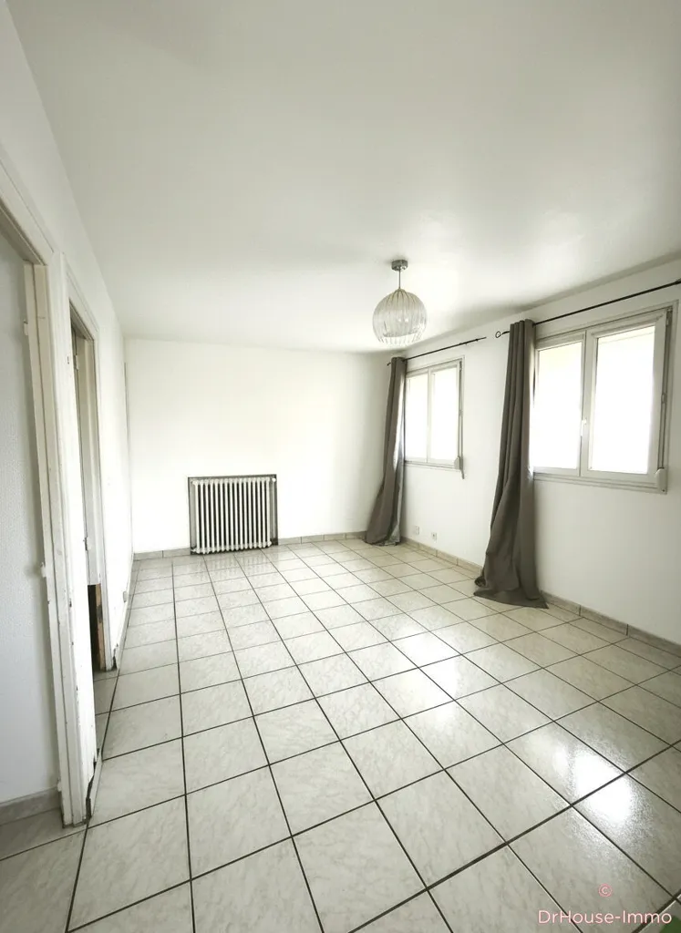 Elutuba - Family House with Terrace in Châteauroux