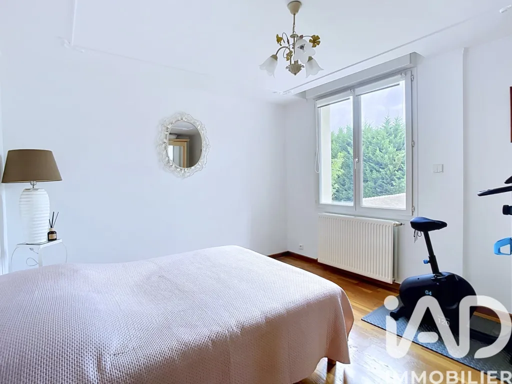 Maison 8 pièces à Sainte-Geneviève-des-Bois