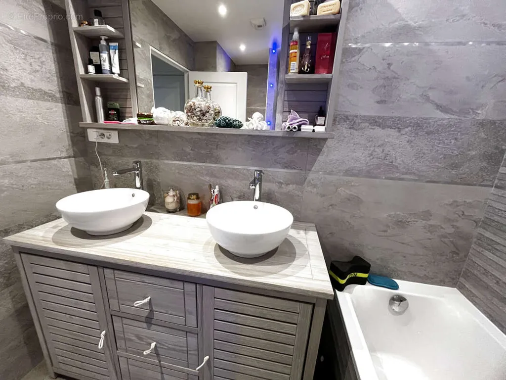 Bagni - Two Apartments with Garden in Vizille