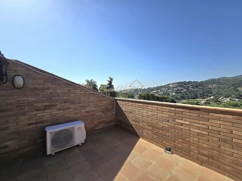 Terrass - Luxury House with Pool in Cabrils, Catalonia