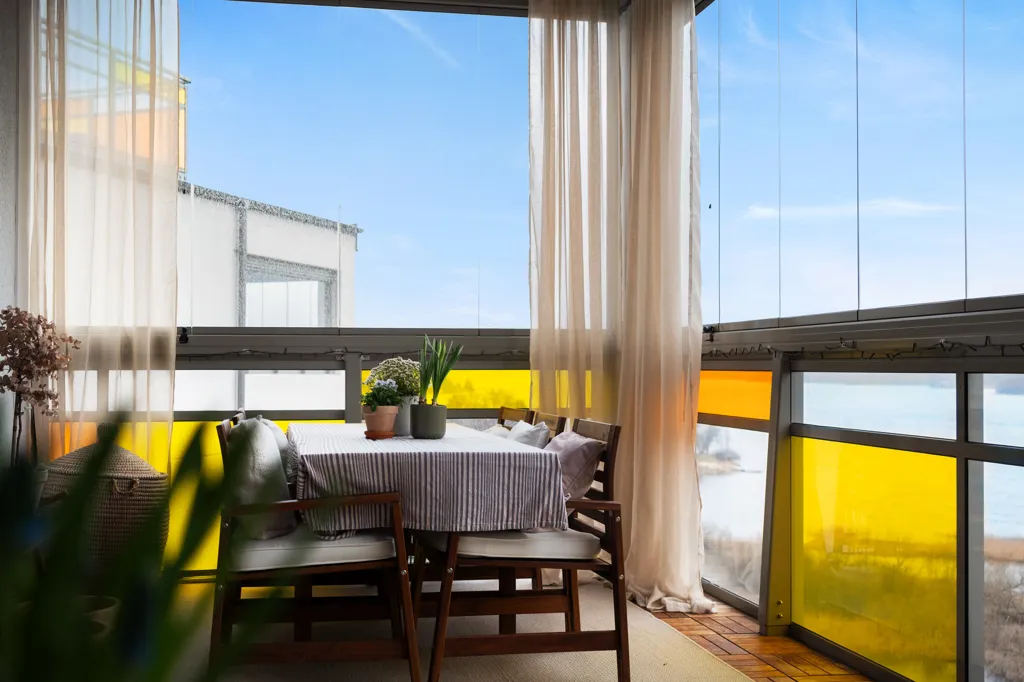 Balcon - Modern Flat with Panoramic View in Ulricehamn