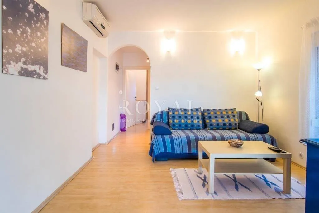 Living Room - Family House with Seafront Access in Punat