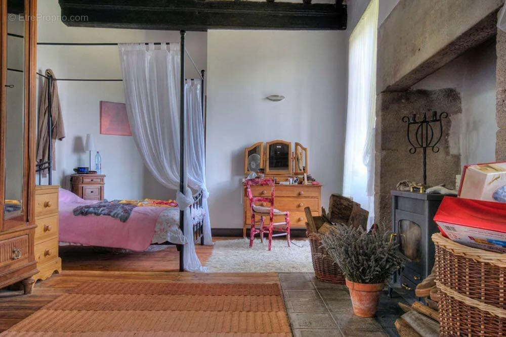 Magamistoad - Renovated Stone House with Pool near Objat