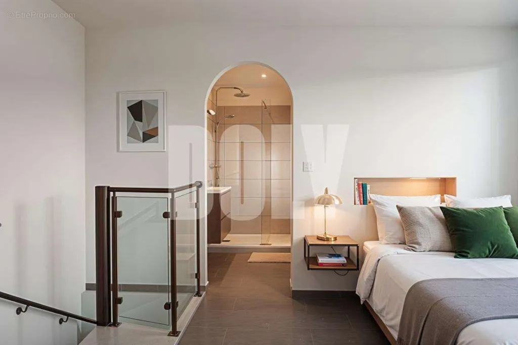 Chambres - Appartement 2 Pièces dans le 2ème Arrondissement de Paris