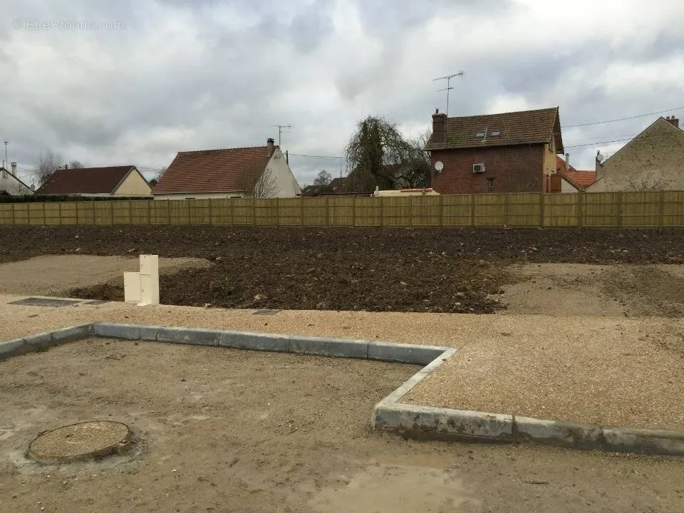 Giardino - 536 m² Plot with Garden in Moret-sur-Loing