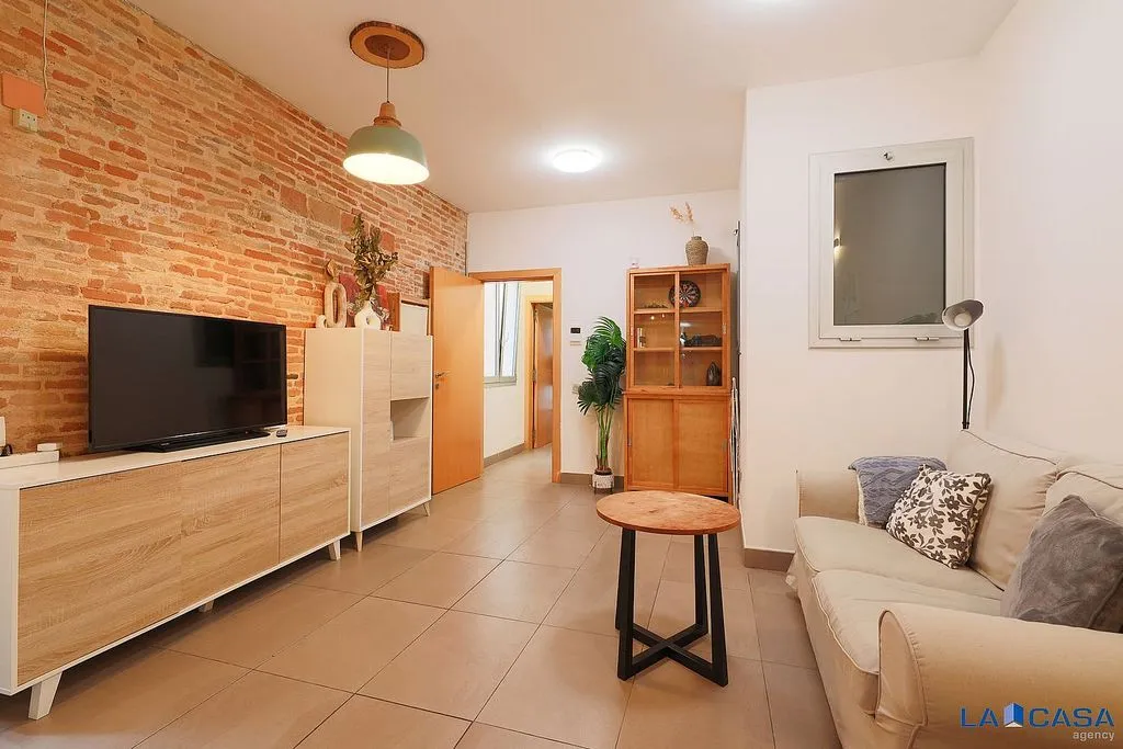 Elutuba - Reformed Flat with Balcony in El Raval