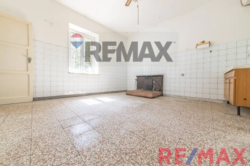 Séjour - Apartment with 50m² Cellar in Sonnino
