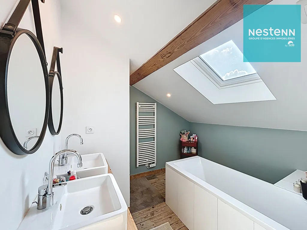 Salles de bain - Maison Rénovée avec Terrasse à Saint-Just-Saint-Rambert
