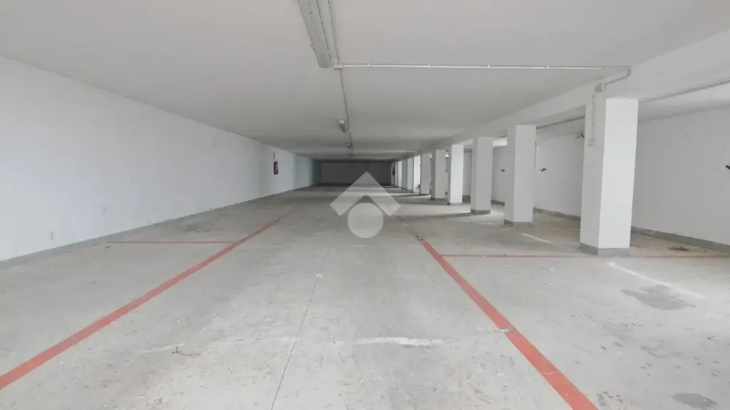 Garage - Twin-Occupancy Flat with Terrace in Treville