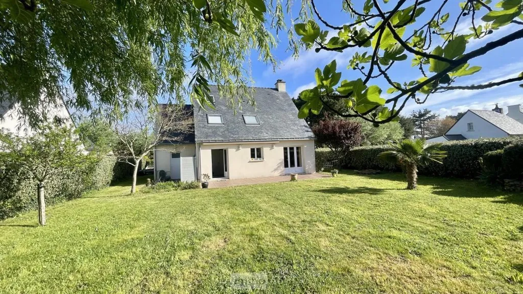 Aed - Contemporary House with South-Facing Terrace