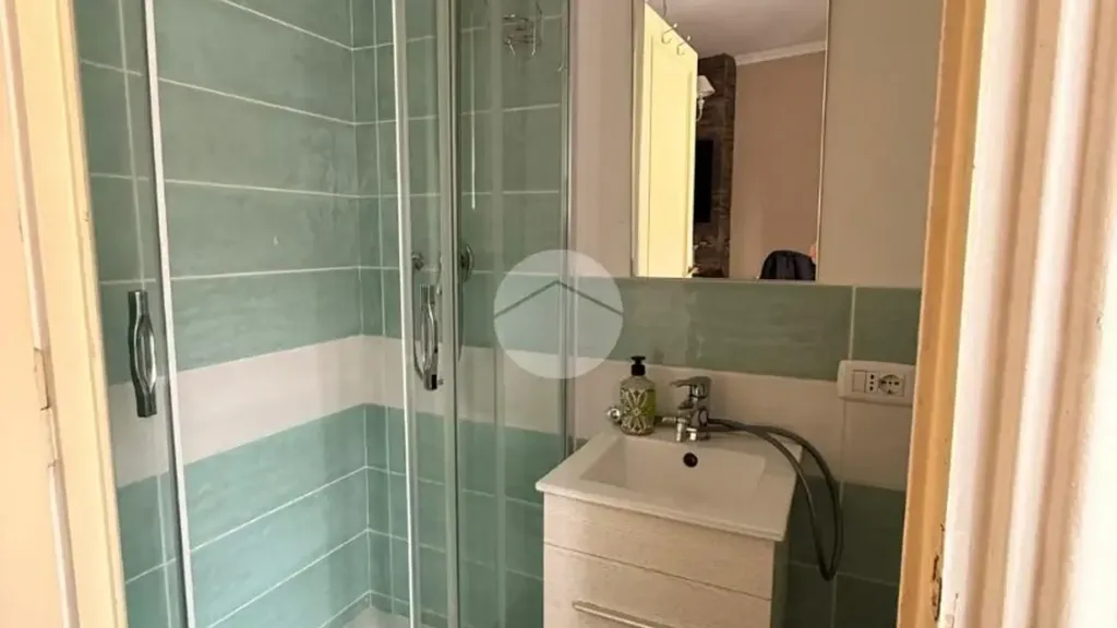 Salles de bain - Apartment with Balcony in Sampierdarena, Genoa