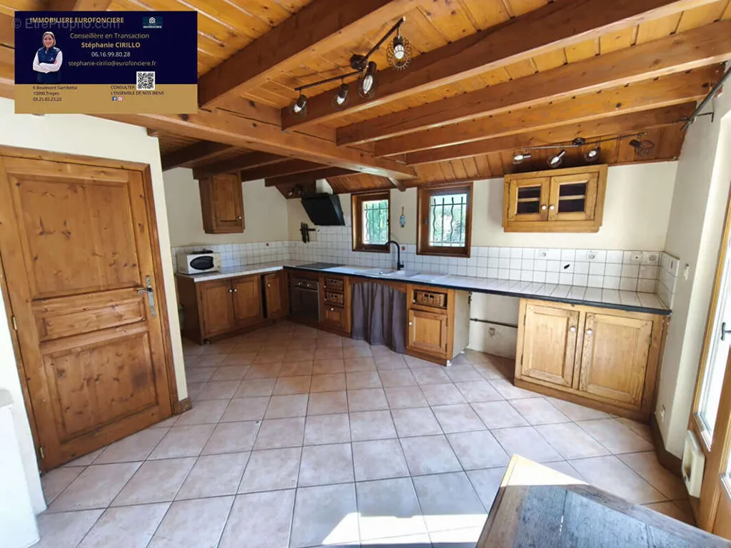 Maison 6 pièces à Aubeterre