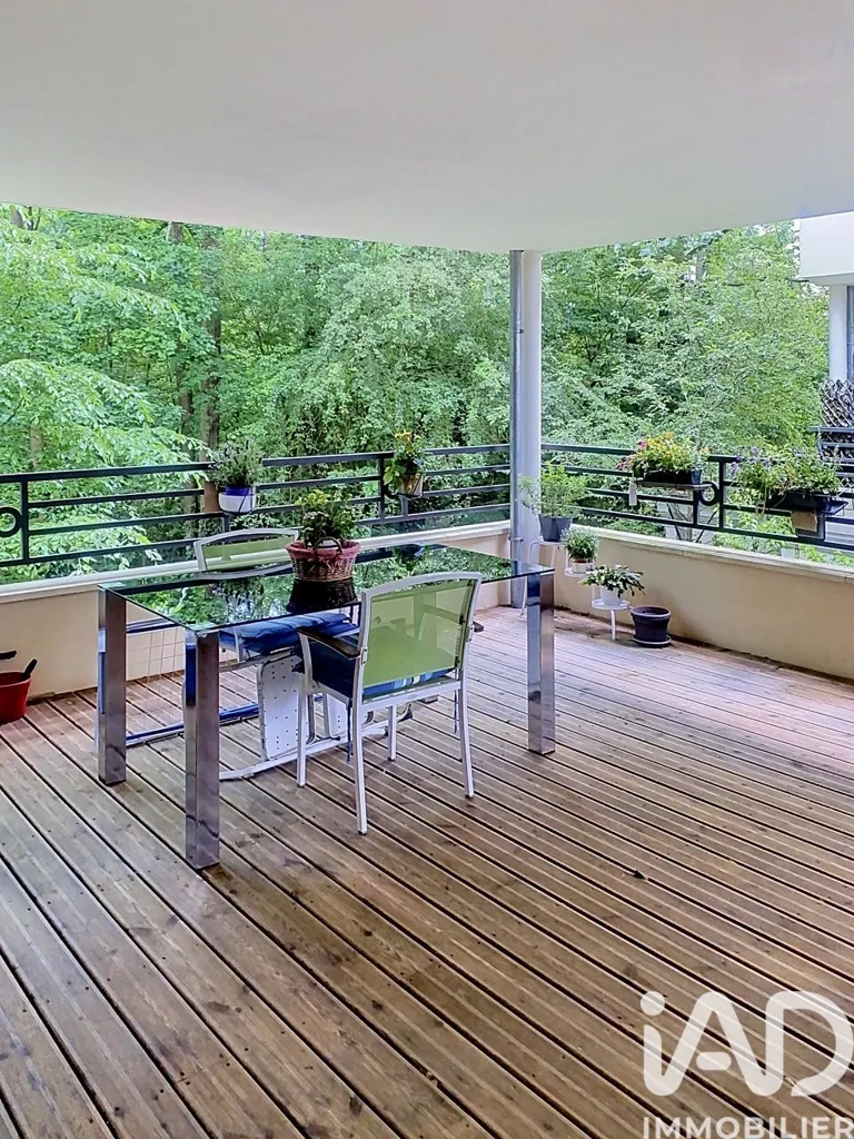 Terrasse - Appartement Moderne avec Terrasse à Le Plessis-Trévise