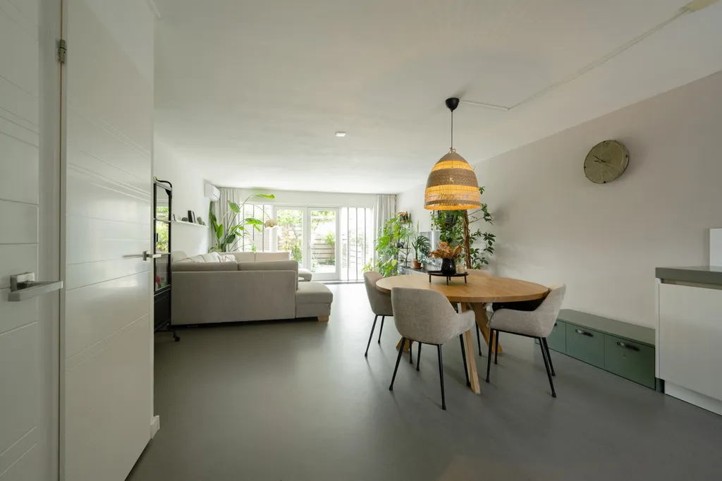 Söögituba - Spacious Semi-detached House with Garden in Leerdam