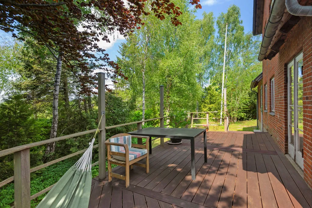 Terrace - Villa with Extensive Grounds in Tessebølle