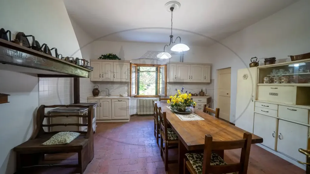 Söögituba - Rustic Farmhouse with Multiple Uses in Figline Valdarno
