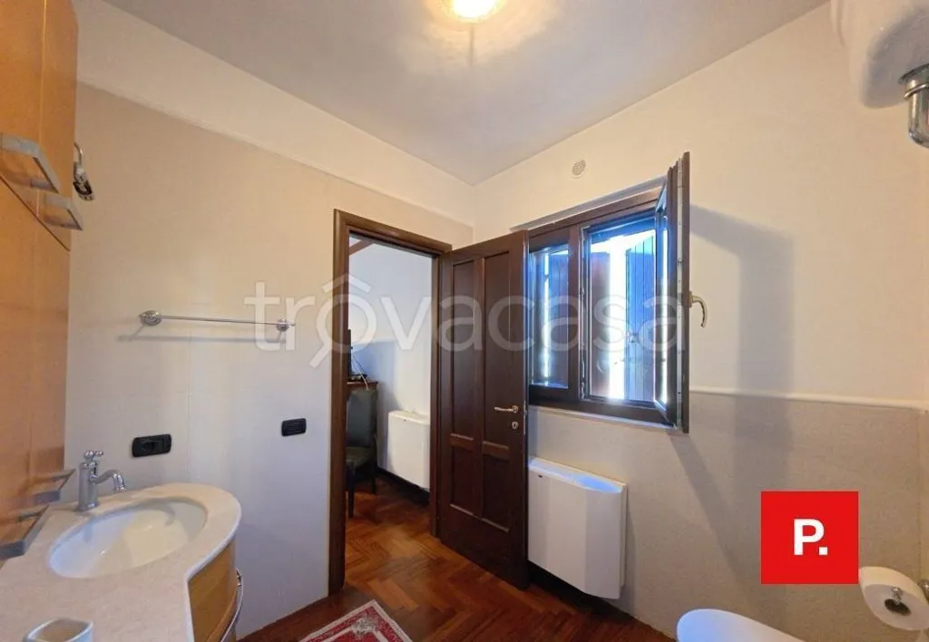 Salles de bain - Terraced Villa with Private Garden in Caserta