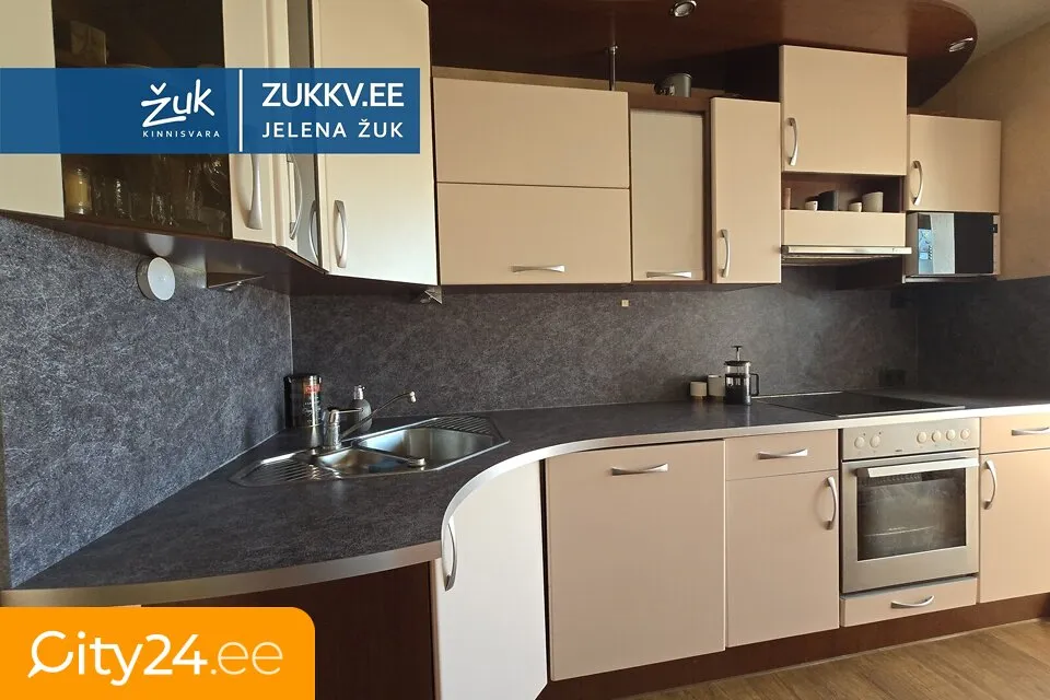 Köök - 3-Bedroom Flat with Balcony in Narva