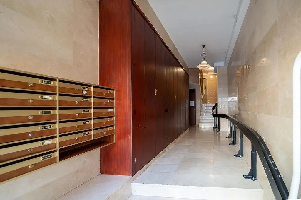 hallway_entrance