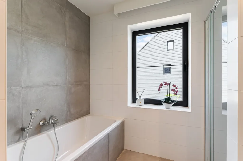 Bagni - Eco-Friendly House with Solar Panels in Hageland
