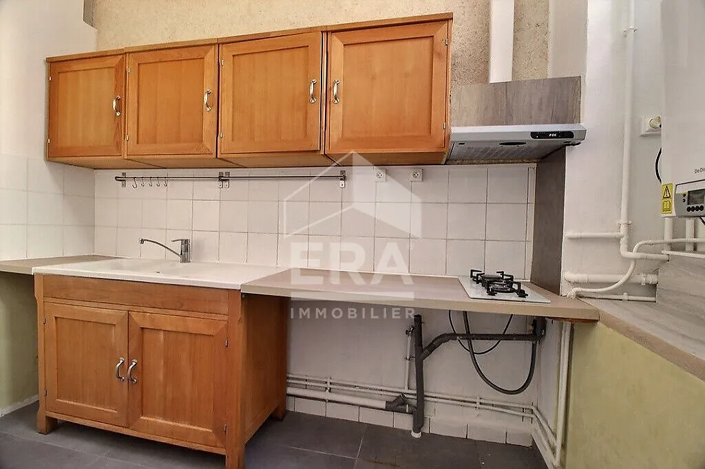 Köök - Charming 3-Bedroom Apartment in Clermont-Ferrand