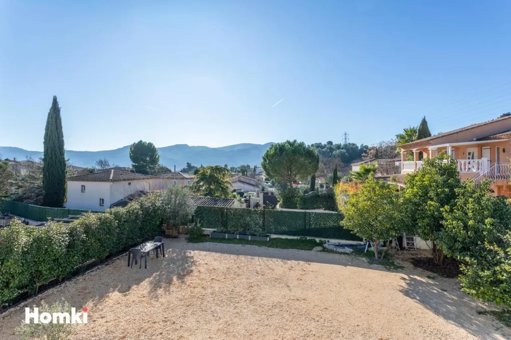 Jardin - Maison T6 avec Terrasse et Jardin à Marseille