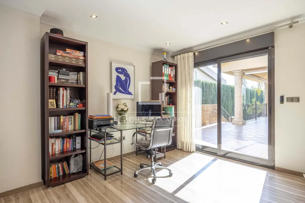Kabinet - Luxury House with Pool in San Antonio de Benagéber