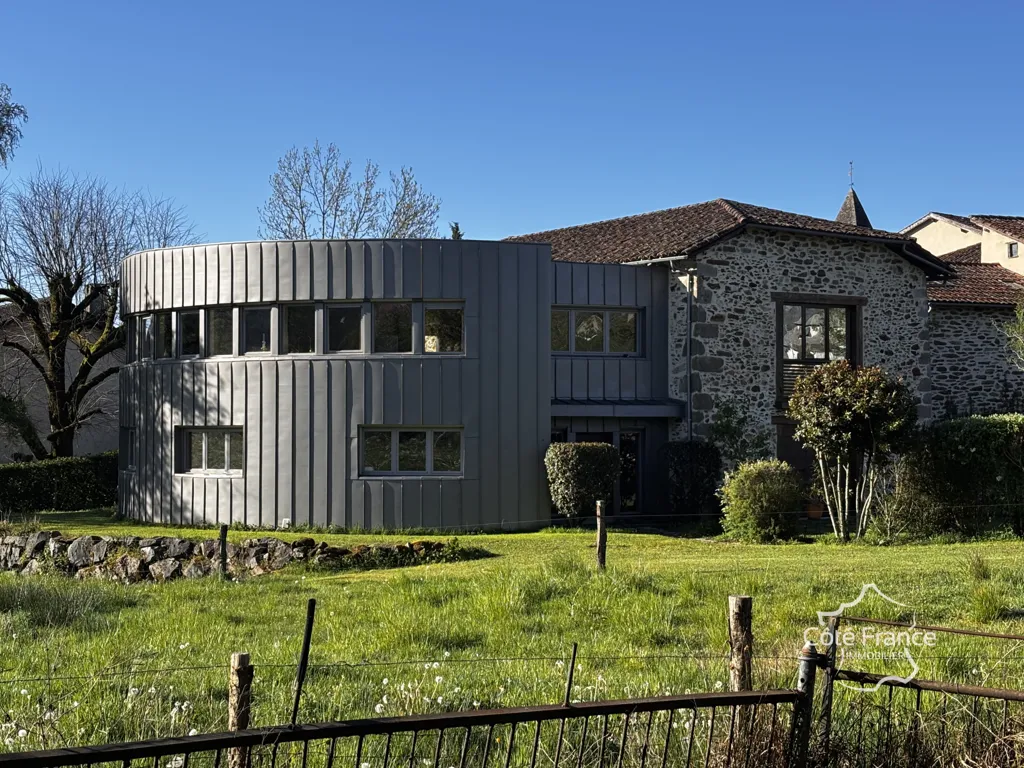 Extérieur - Maison d'Architecture Unique avec Vue Panoramique à S