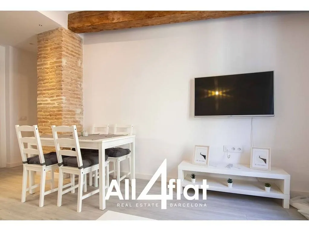 Salle à manger - Furnished Flat with Balcony in El Raval