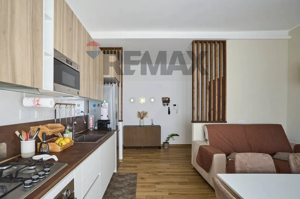 Cucina - Ristrutturato Triplex with Balcony in Torre Maura