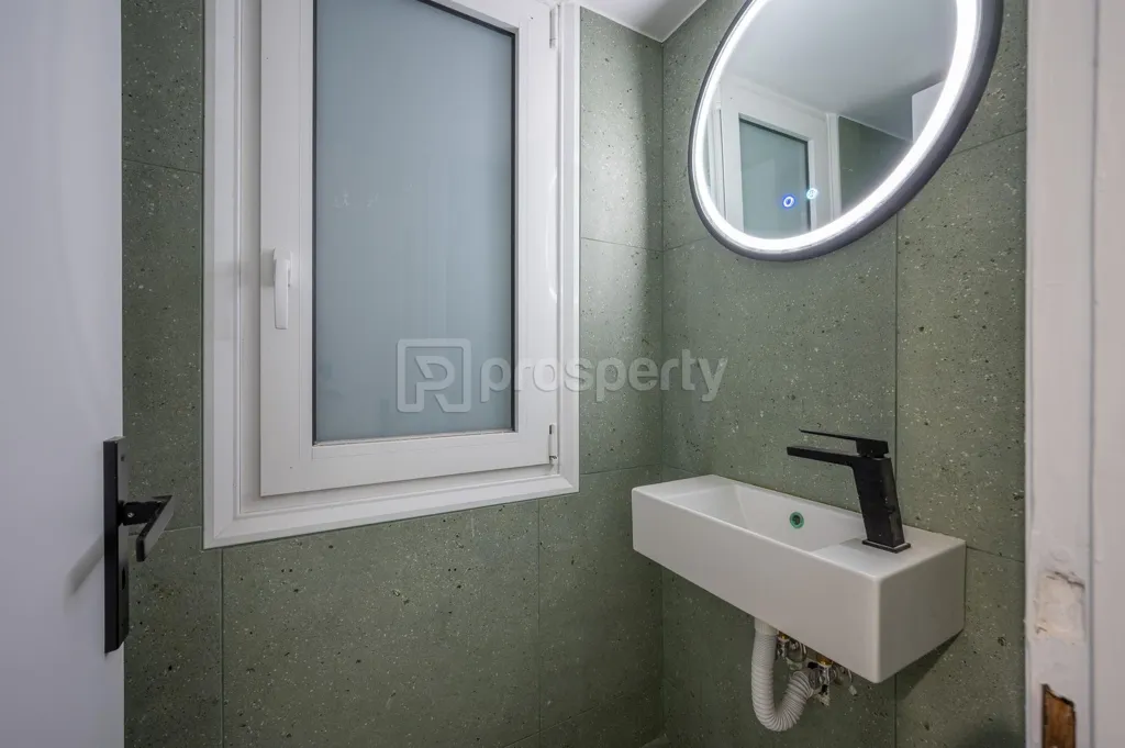 Vannitoad - Renovated Apartment with Sea View in Patras