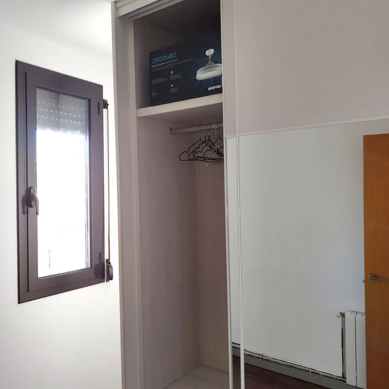 Rooms - Furnished Flat with Balcony in El Clot