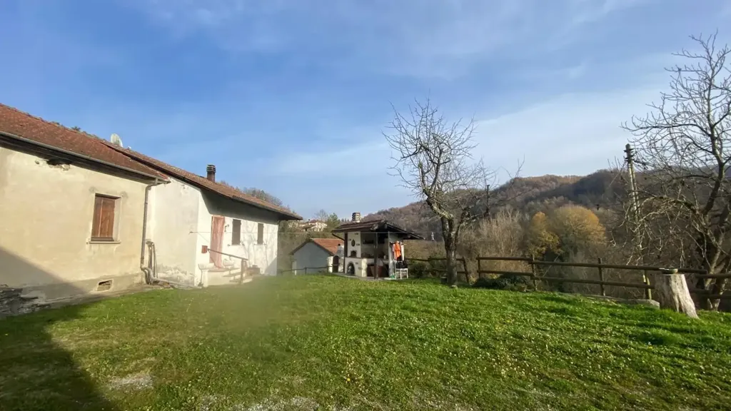 Jardin - Rustic House with Workshop in Ponzone