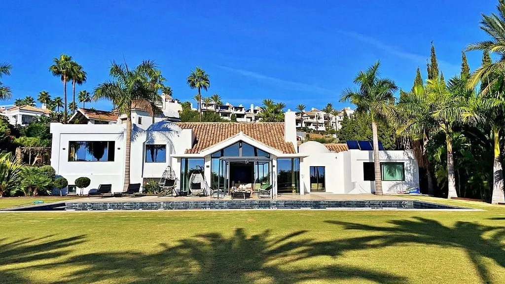 Exterior - Reform Villa with Pool and Terrace in Benahavís