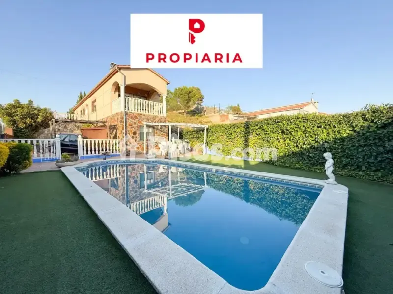 Piscine - Detached House with Pool in Sant Esteve Sesrovires