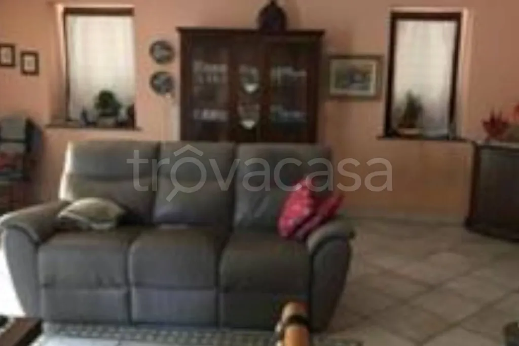 Elutuba - Two-Storey House with Garden in Perrero