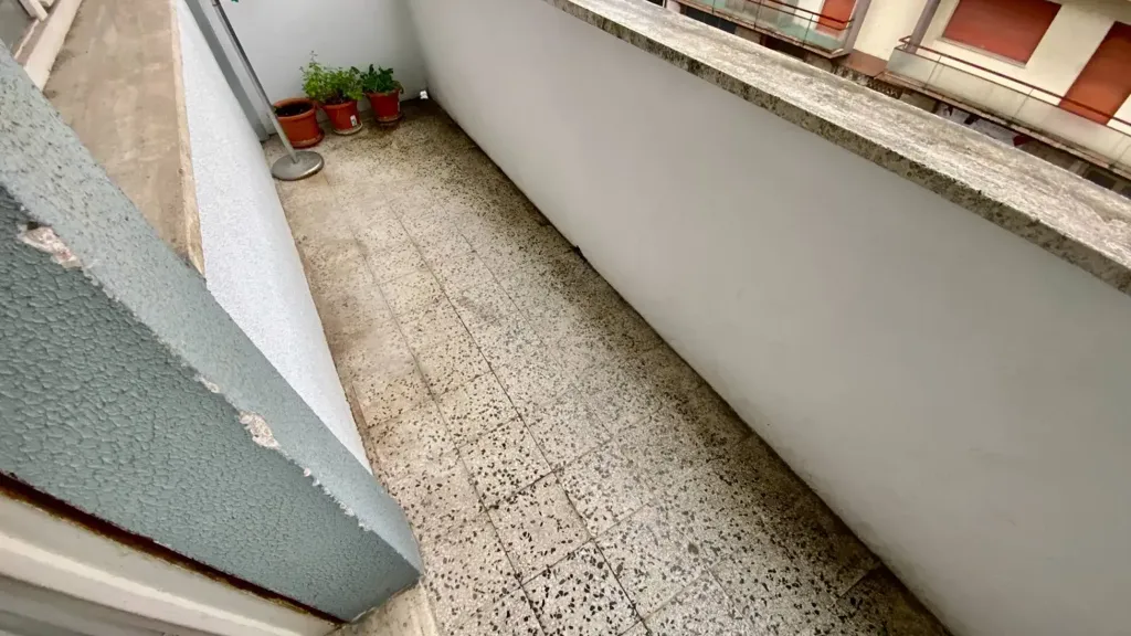 Rõdu - Apartment with Balcony in Fabriano