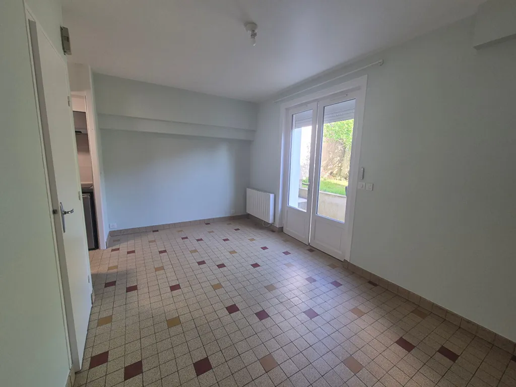 Stanze - 1-Bedroom Flat with Kitchen in Moneteau