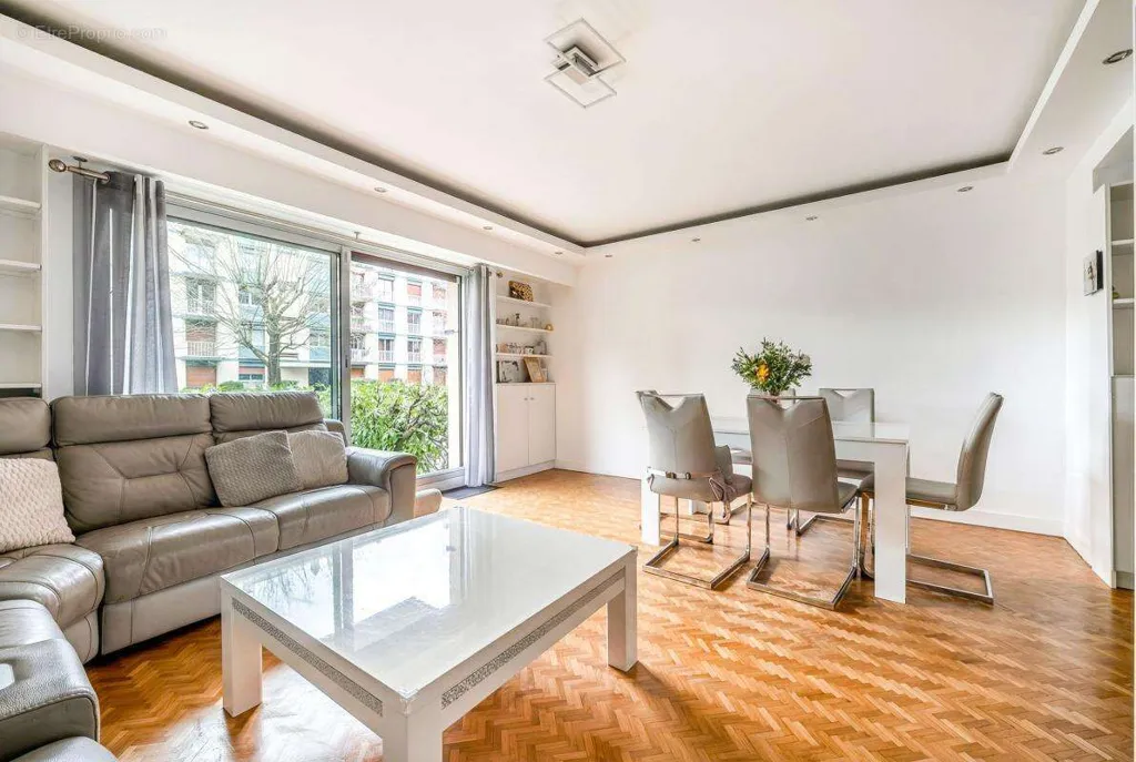 Séjour - Appartement avec Jardin au Calme à Saint-Louis