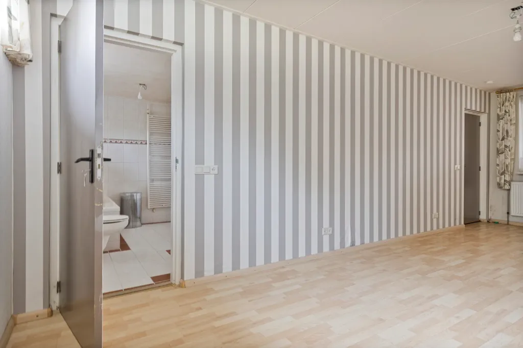 5-room house in Nieuw-vossemeer