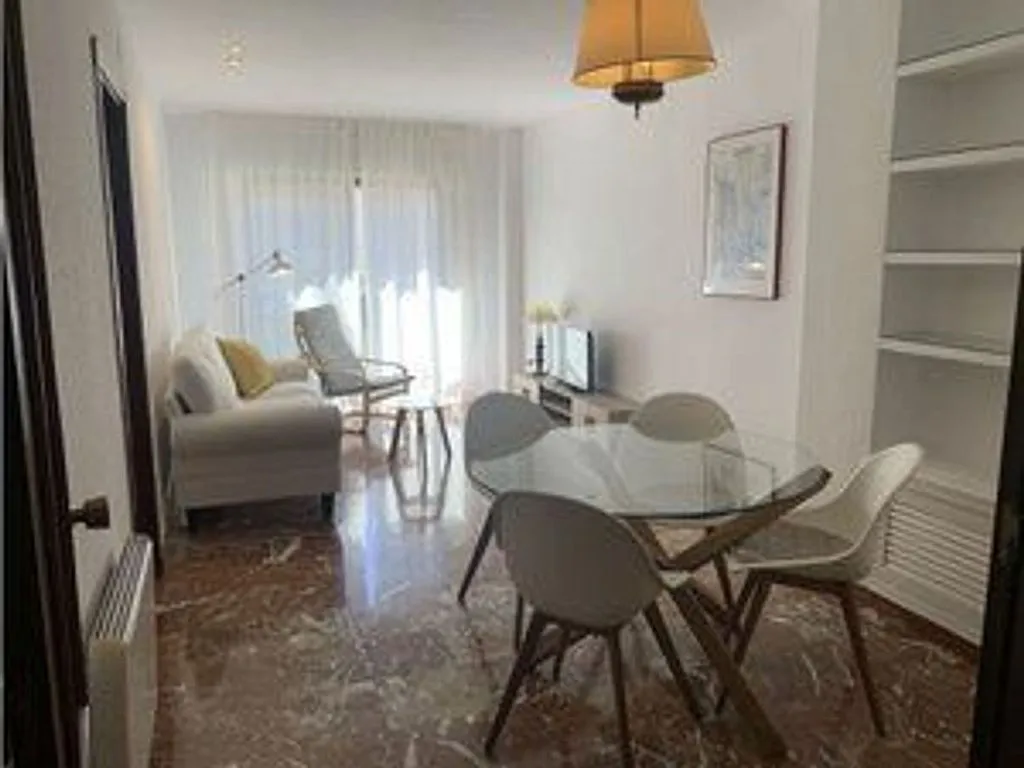 Salle à manger - Furnished Flat with Balcony in Granada